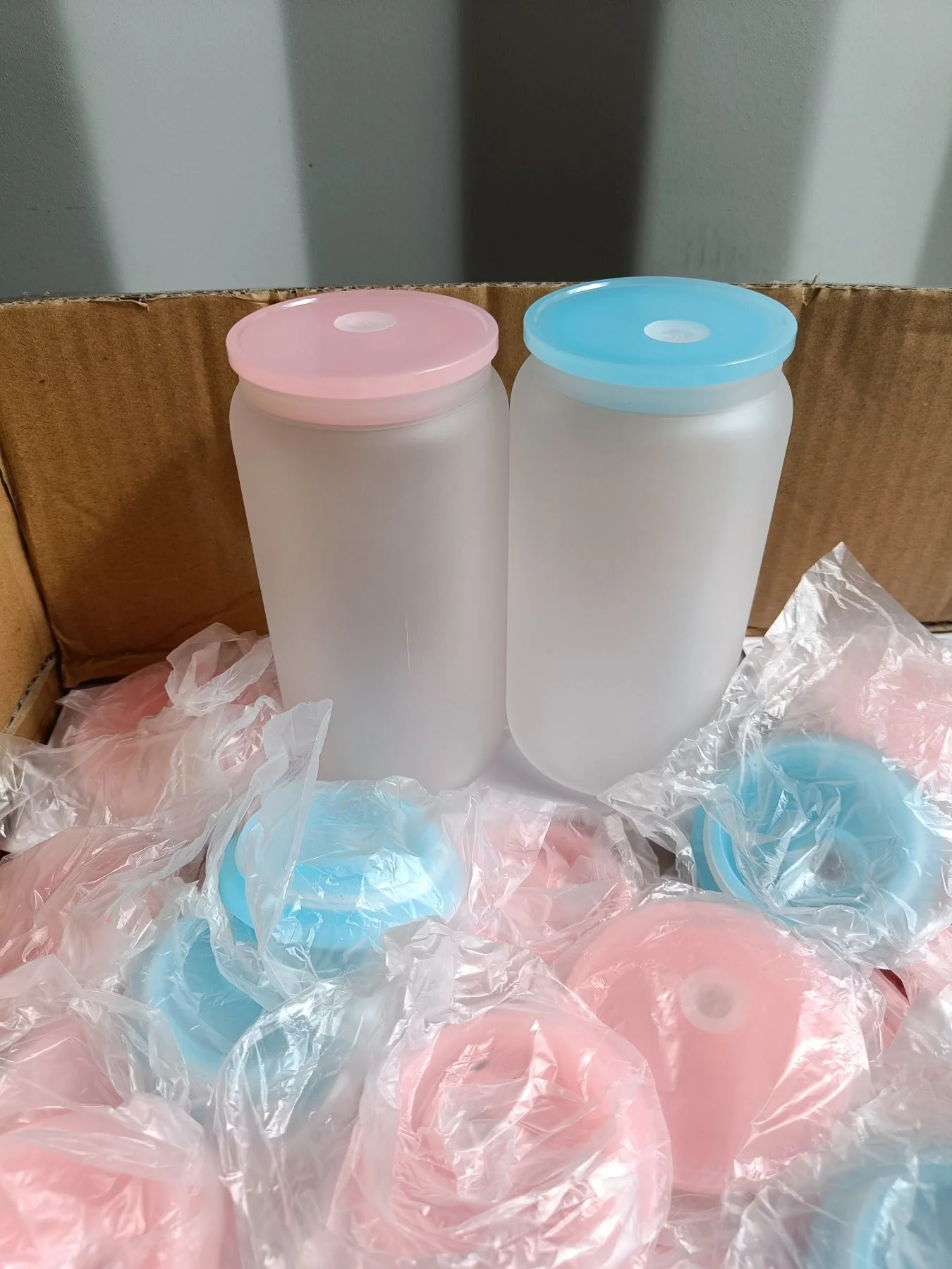 Coloured lids and straws for 16oz cola cans - Image 5